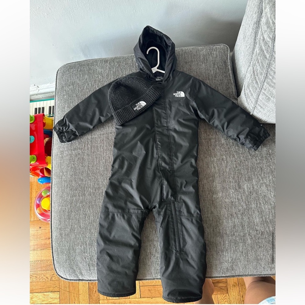 NORTH FACE SNOWSUIT